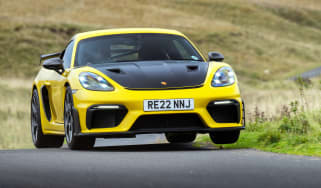 Porsche Cayman GT4 RS